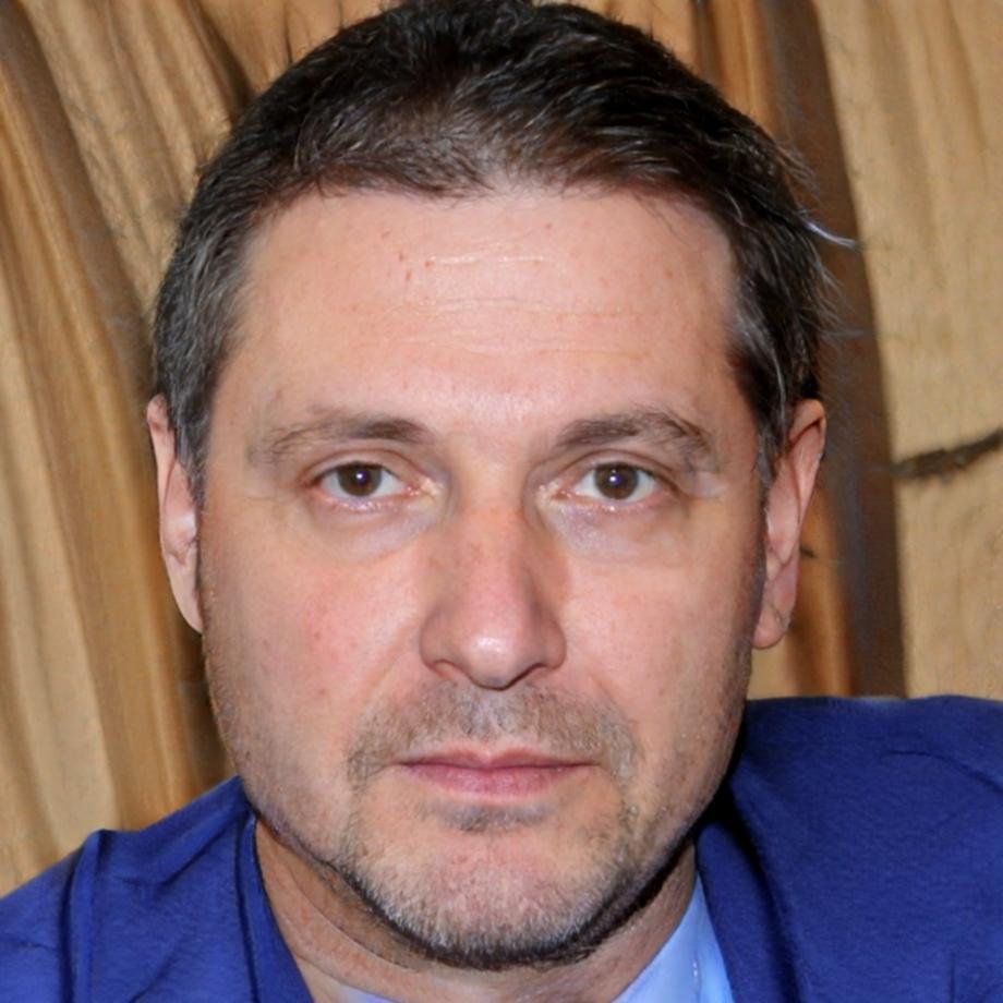 Portrait de Théo Vaillancourt, créateur de contenu éducatif