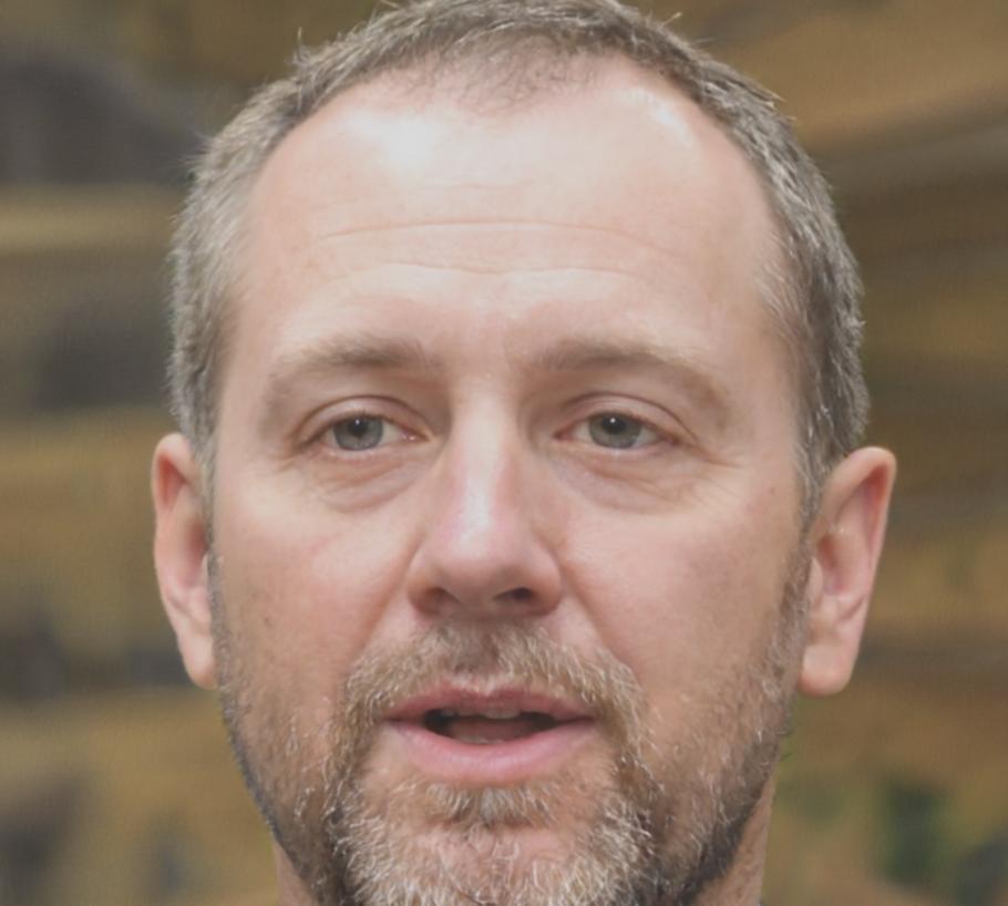 Portrait de Rémi Bolduc, entrepreneur en ligne